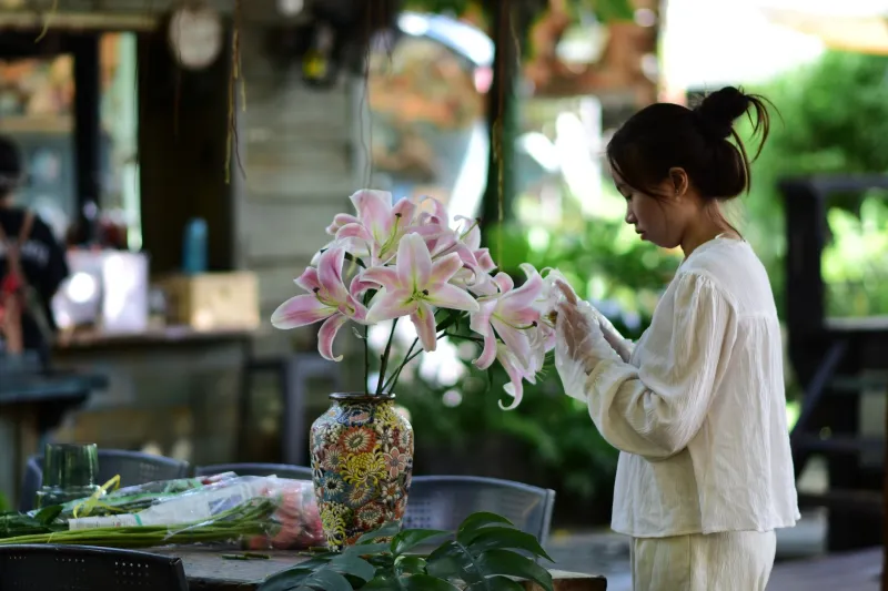 When Flowers Stopped Meaning Something: Reclaiming the Lost Art of Giving Blooms with Purpose